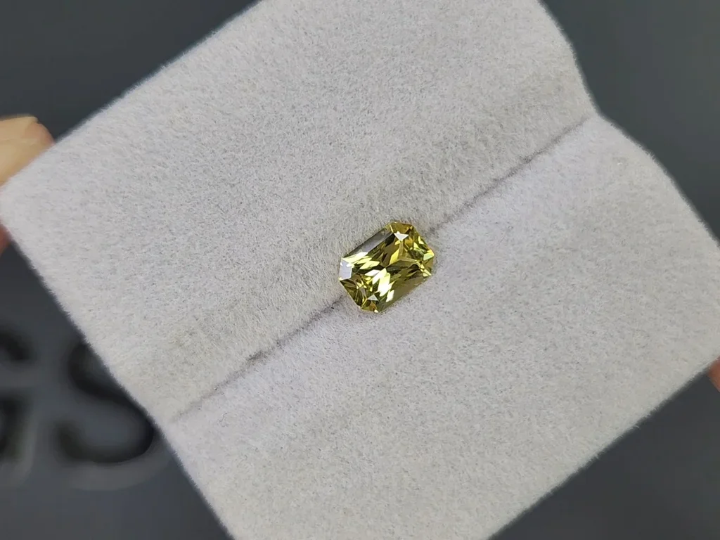 Untreated greenish-yellow sapphire in radiant cut  0.94 carats, Madagascar Image №4