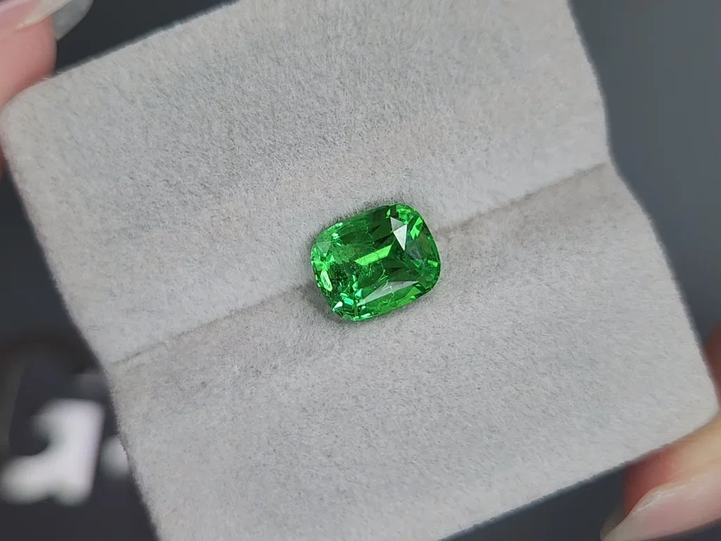 Intense Green tsavorite garnet in cushion cut 2.83 carats, Tanzania Image №4