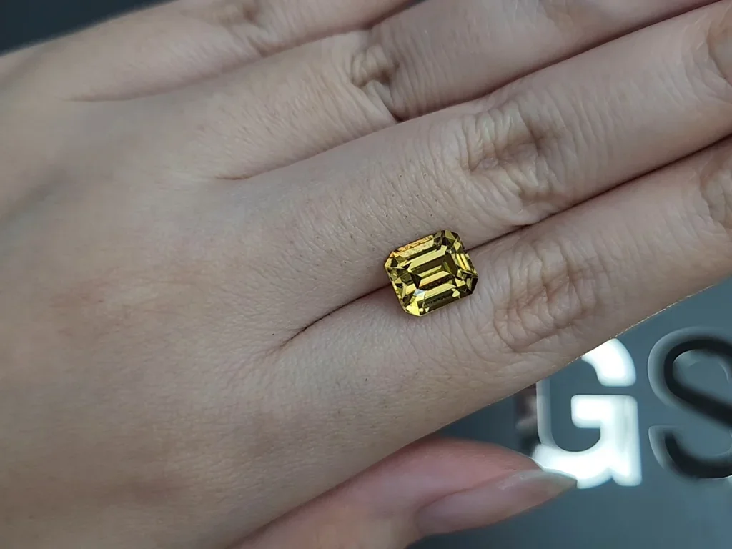 Yellow-brown zircon in radiant cut 4.04 carats, Sri Lanka Image №2
