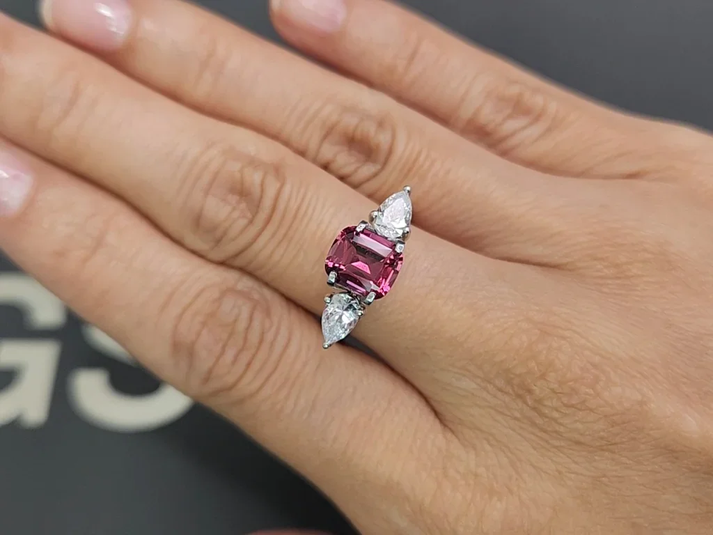 Rhodolite garnet cushion cut 2.28 carats, Tanzania Image №5