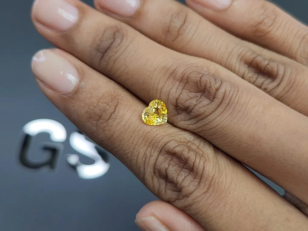 Unheated sapphire yellow heart shape 1.52 carats, Sri Lanka Image №2
