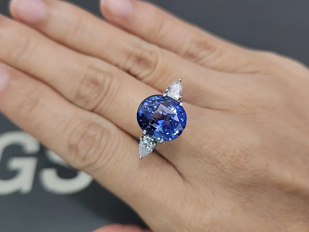 Blue sapphire oval cut 9.01 carats, Sri Lanka Image №5