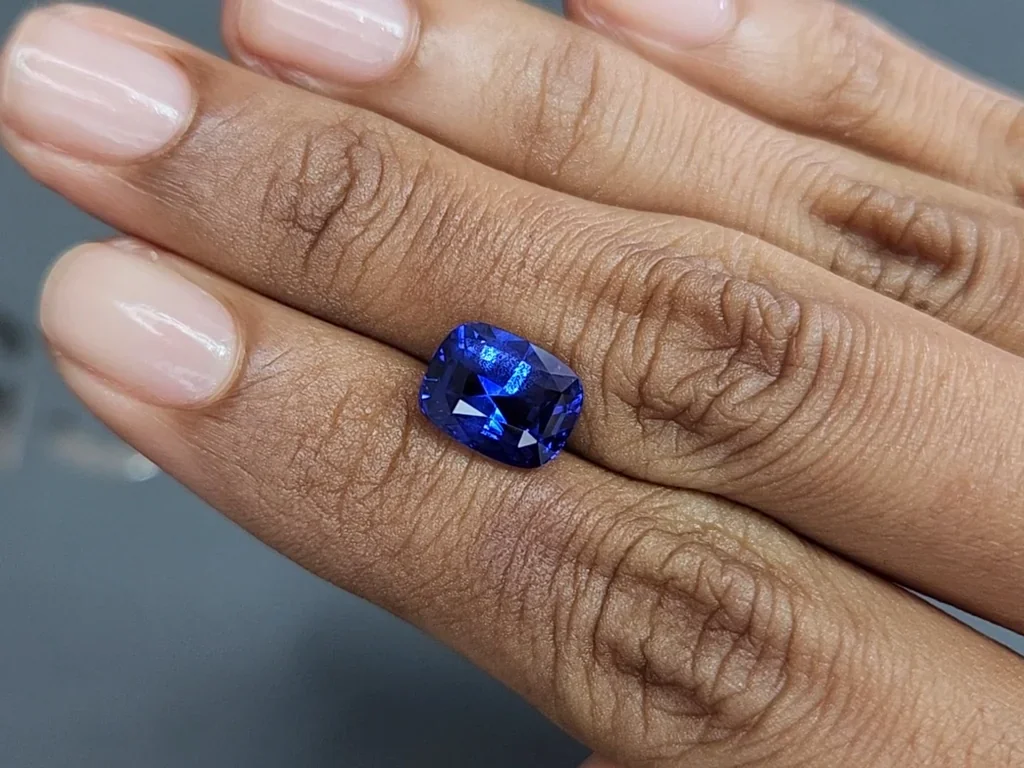 Sapphire Royal Blue cushion cut 5.10 carats, Sri Lanka  Image №2