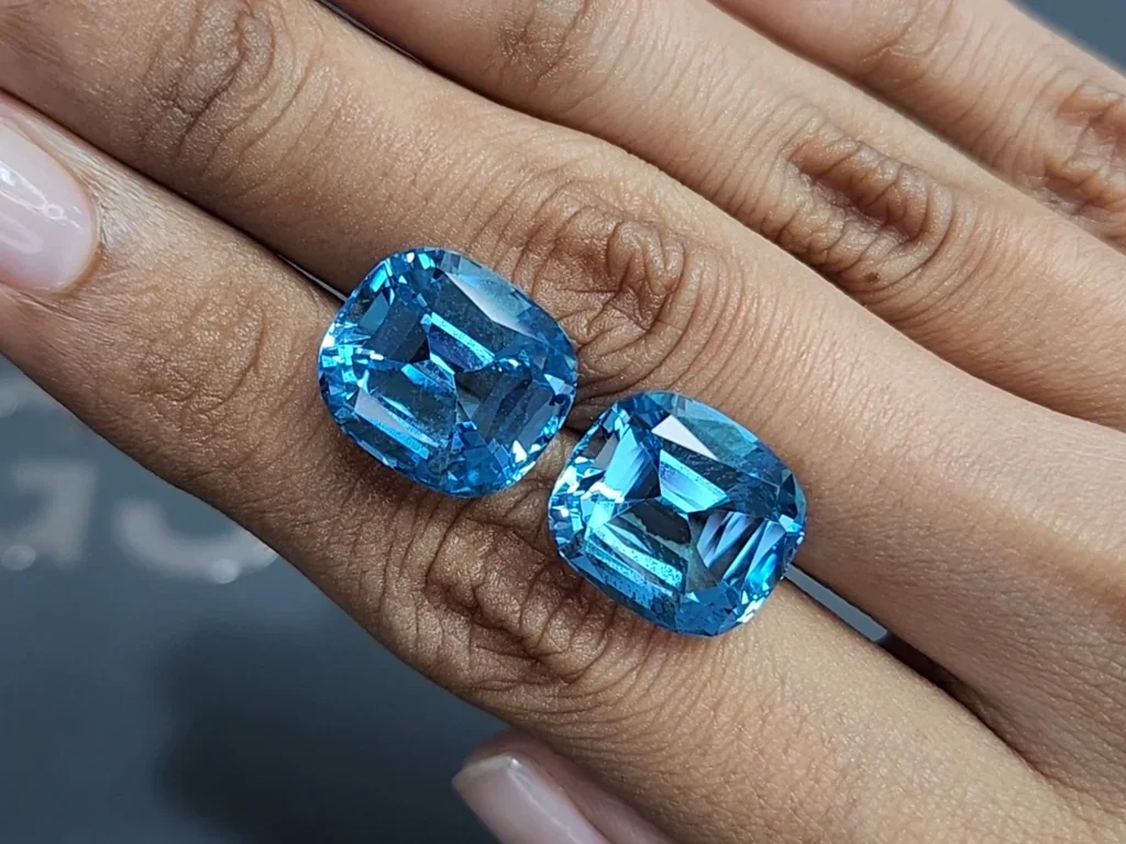 Pair of topaz Swiss Blue cushion cut 30.72 carats, Brazil Image №2