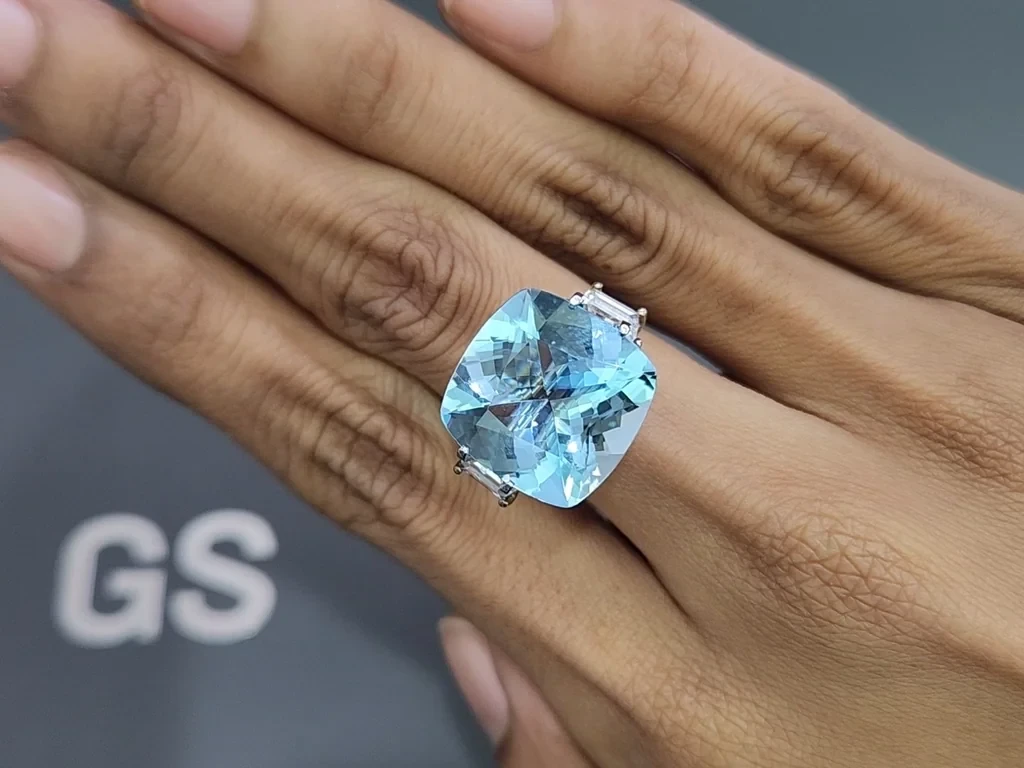 Large aquamarine cushion cut 13.26 carats, Africa Image №3