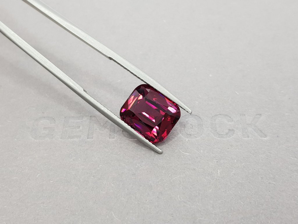 Cushion cut rhodolite garnet 6.87 ct Image №3