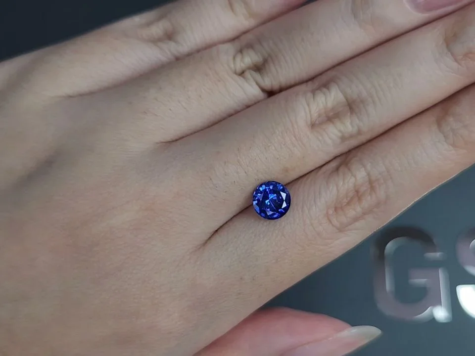 Intense Cornflower blue sapphire in round cut 1.59 carats, Sri Lanka  Image №2