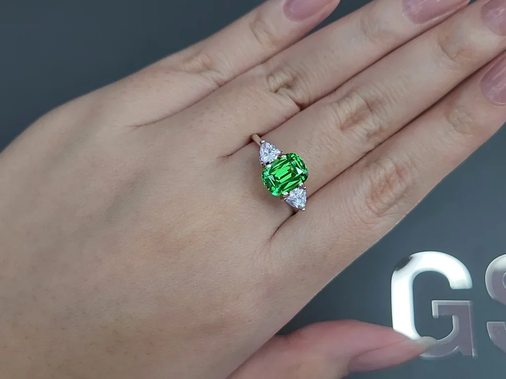 Neon Green tsavorite garnet in cushion cut 2.39 carats, Tanzania Image №5