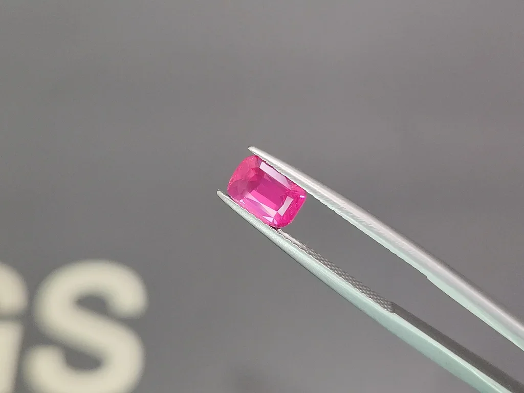 Spinel Mahenge Vivid pink cushion cut 1.53 carats, Tanzania Image №3