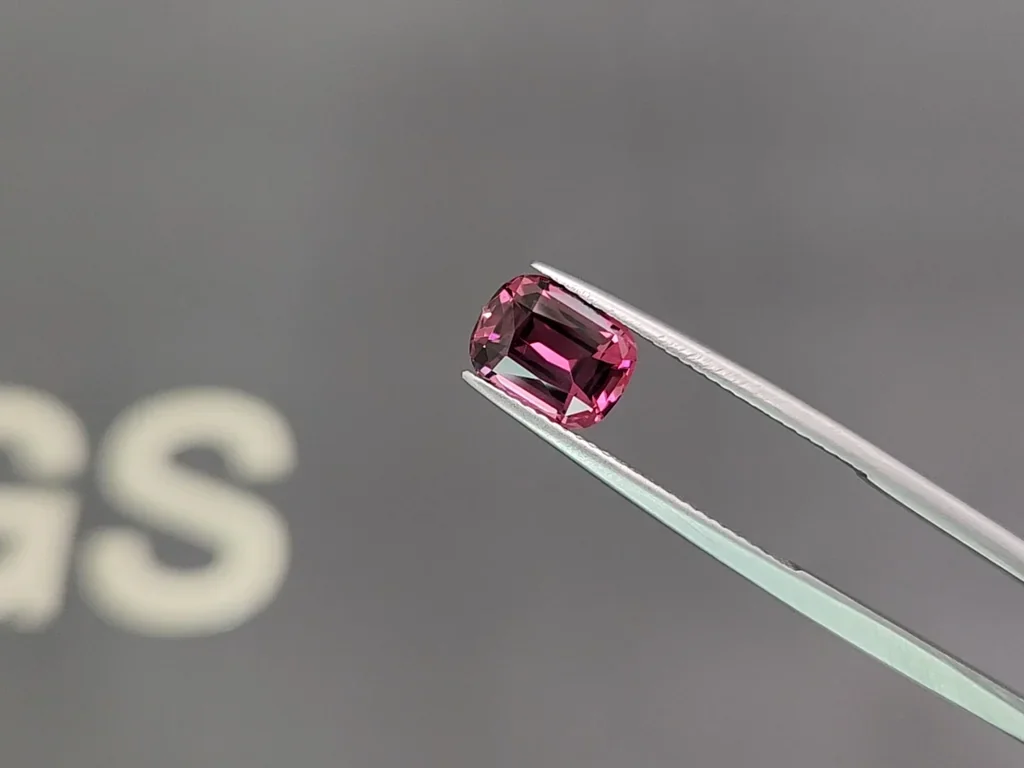 Rhodolite garnet cushion cut 2.43 carats, Tanzania Image №3
