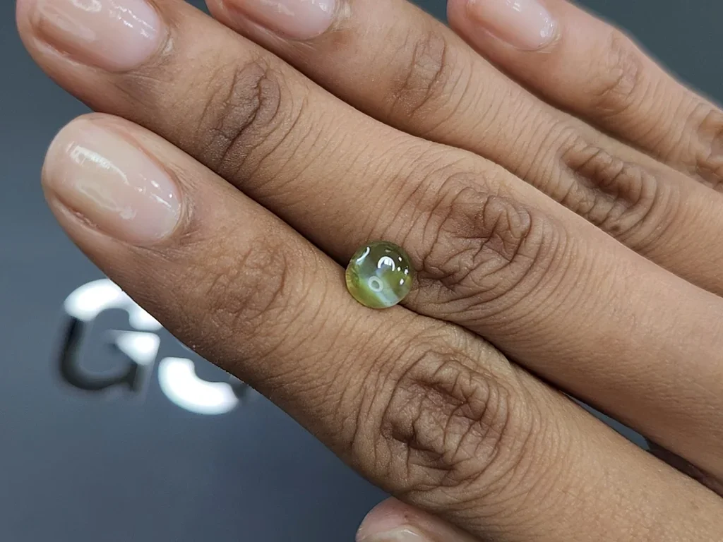 Chrysoberyl Cat Eye cabochon cut 1.68 carats, Sri Lanka Image №2