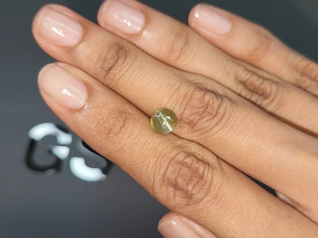 Chrysoberyl Cat Eye cabochon cut 1.68 carats, Sri Lanka Image №3