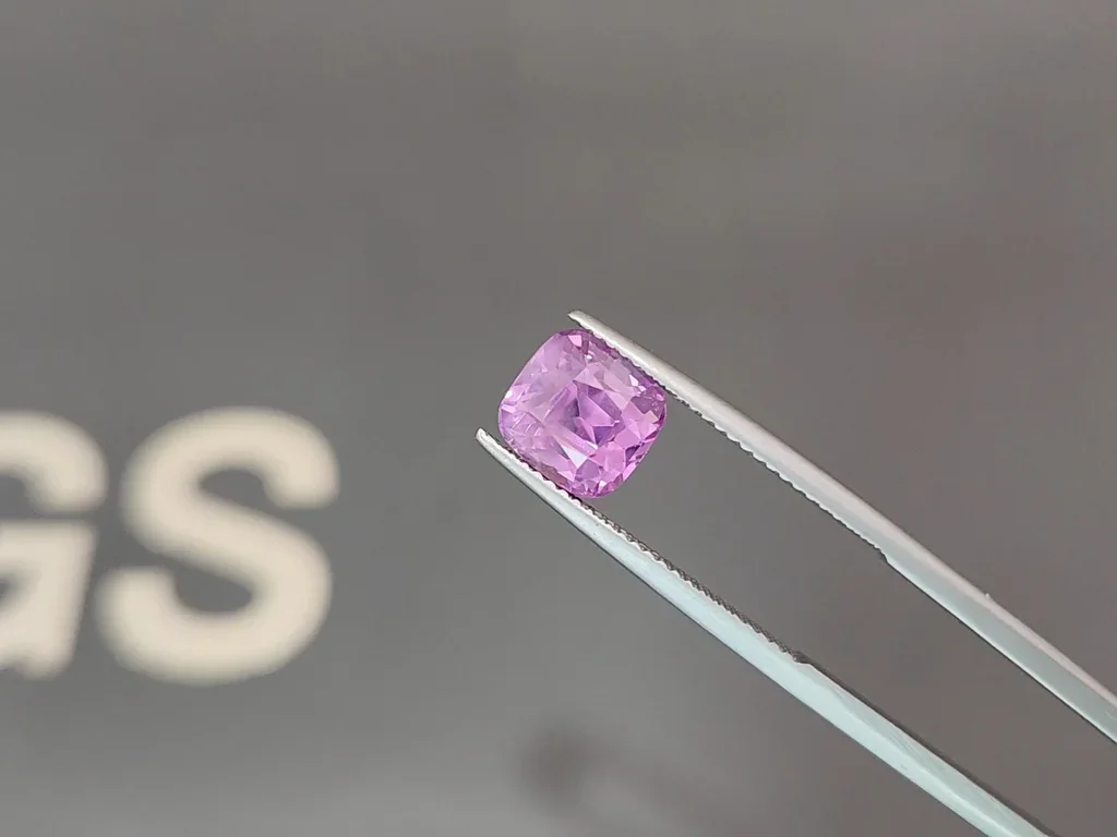 Unheated pink sapphire rutile silk effect cushion cut 4.52 carats, Sri Lanka Image №3