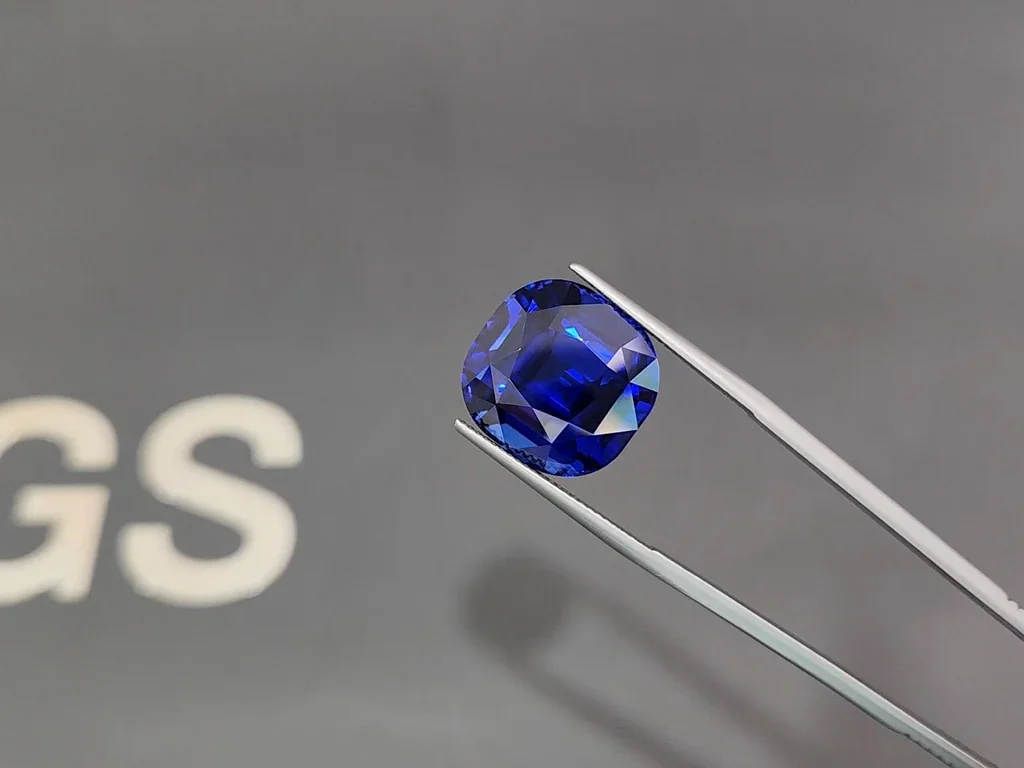Large sapphire Royal Blue cushion cut 30.67 carats, Sri Lanka  Image №3
