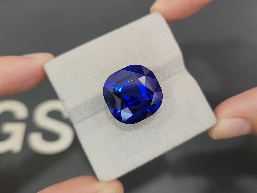Large sapphire Royal Blue cushion cut 30.67 carats, Sri Lanka  Image №4