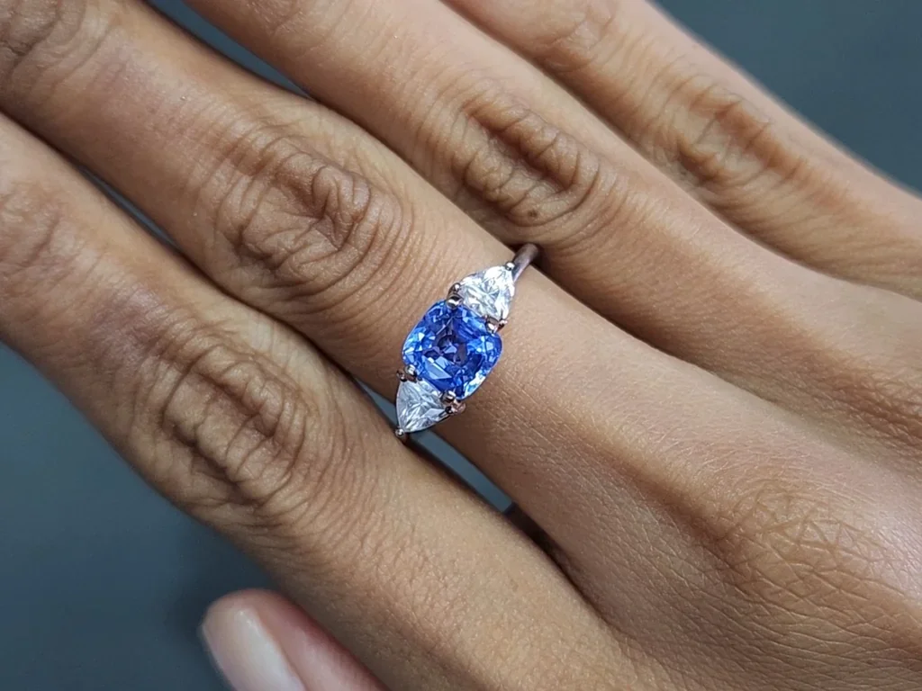 Unheated blue sapphire in cushion cut 2.05 carats, Sri Lanka Image №5