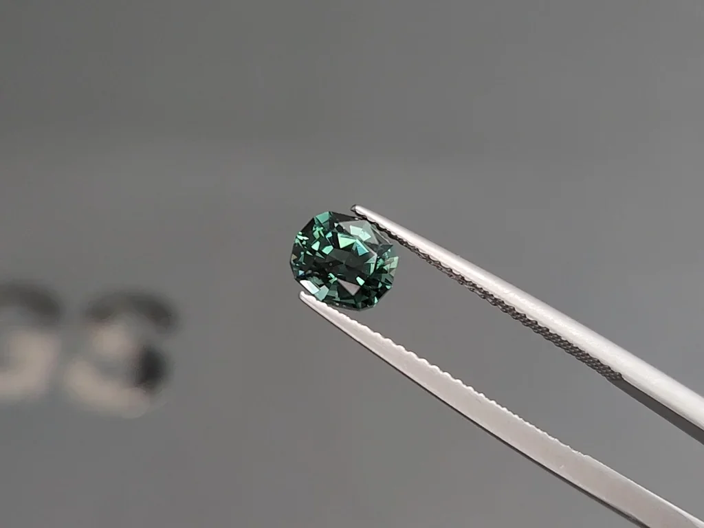 Green tourmaline cushion cut 1.24 carats, Africa Image №3