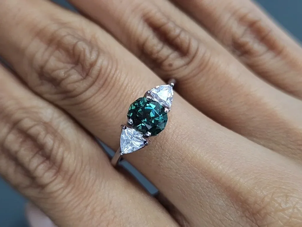 Green tourmaline cushion cut 1.24 carats, Africa Image №5