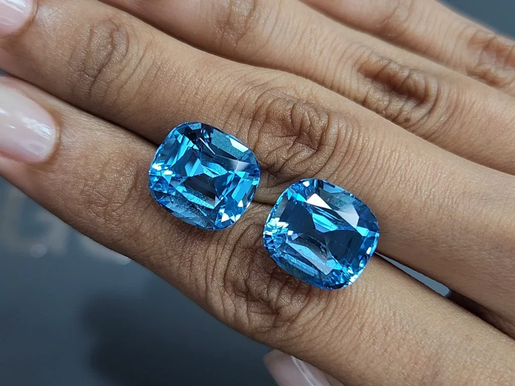 Pair of topaz Swiss Blue cushion cut 26.44 carats, Brazil Image №2