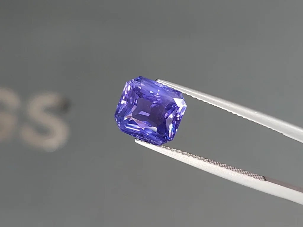 Unheated purple sapphire radiant cut 5.49 carats, Sri Lanka Image №3
