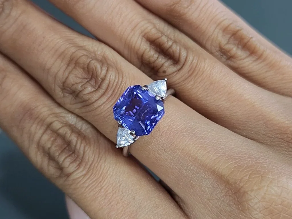 Unheated purple sapphire radiant cut 5.49 carats, Sri Lanka Image №5