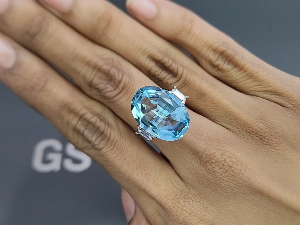Large aquamarine oval cut 13.50 carats, Africa Image №5