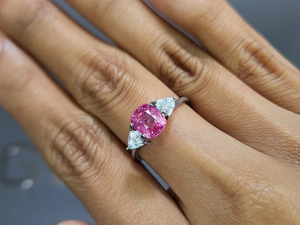 Unheated pink sapphire cushion cut 2.65 carats, Sri Lanka Image №5