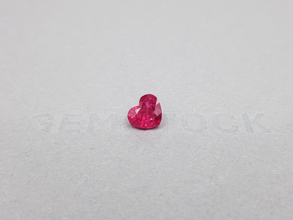 Vibrant heart cut Mahenge spinel 1.72 ct Image №1