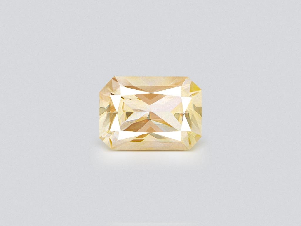 Untreated pastel yellow radiant cut sapphire 0.97 carats, Madagascar Image №1