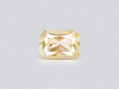 Untreated pastel yellow radiant cut sapphire 0.97 carats, Madagascar photo