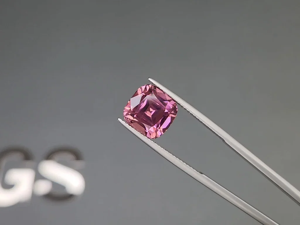 Cushion-cut pink tourmaline 6.52 carats, Africa Image №3