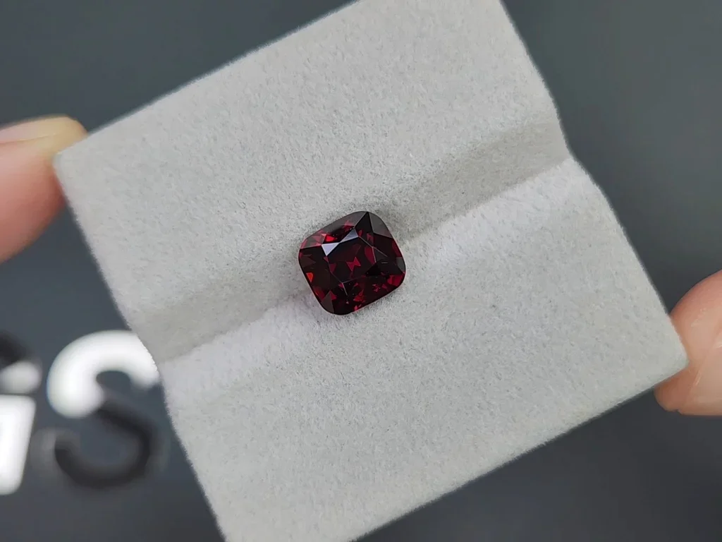 Cushion cut red zircon 3.75 carats, Tanzania Image №4