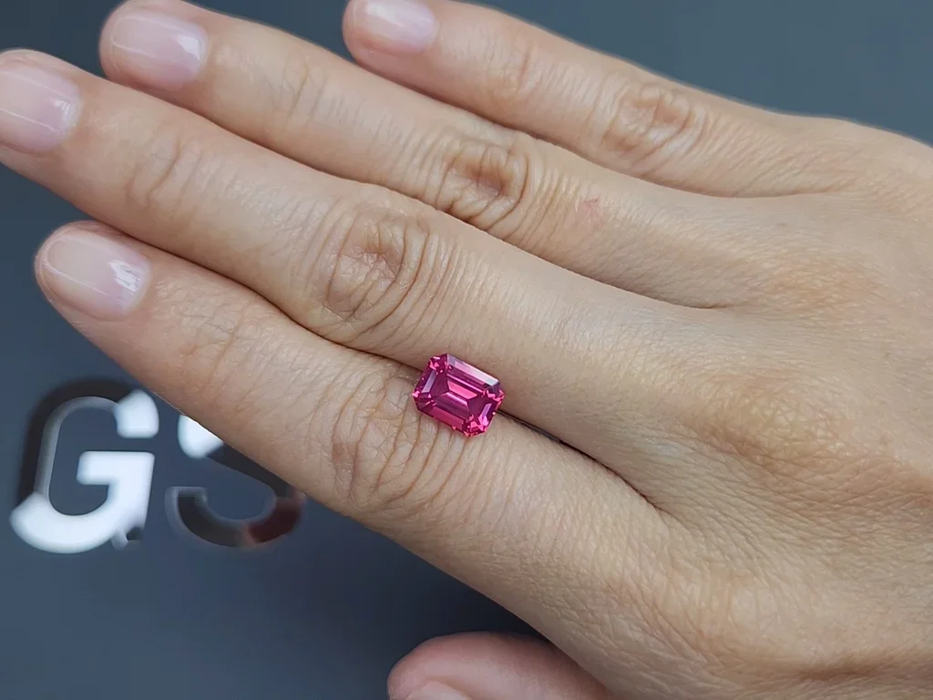 Vivid pink Mahenge Spinel in octagon cut 2.63 carats, Tanzania  Image №2