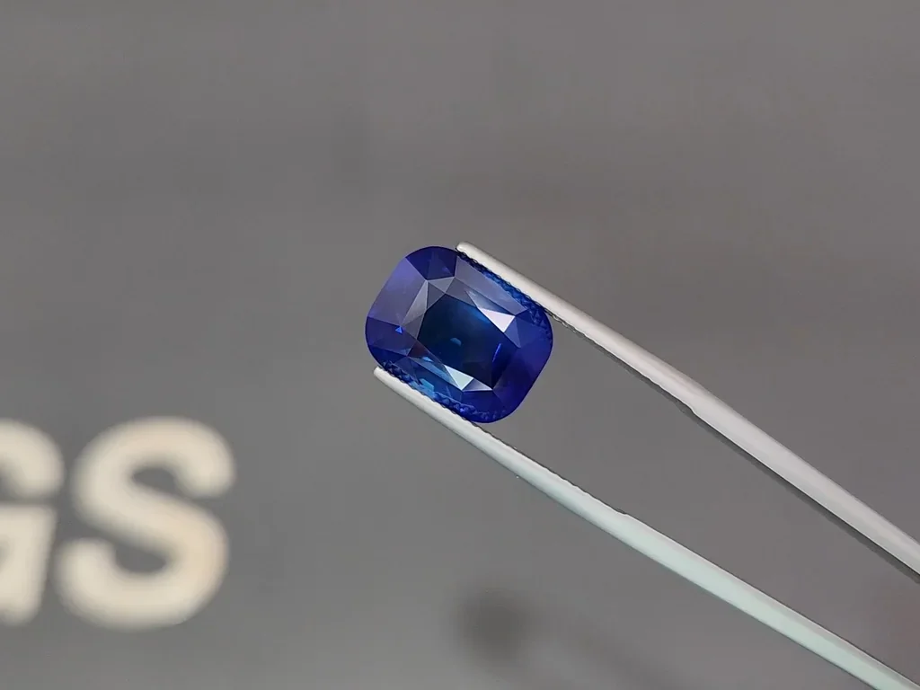 Unheated top quality Royal Blue sapphire in cushion cut 9.15 carats, Sri Lanka Image №3