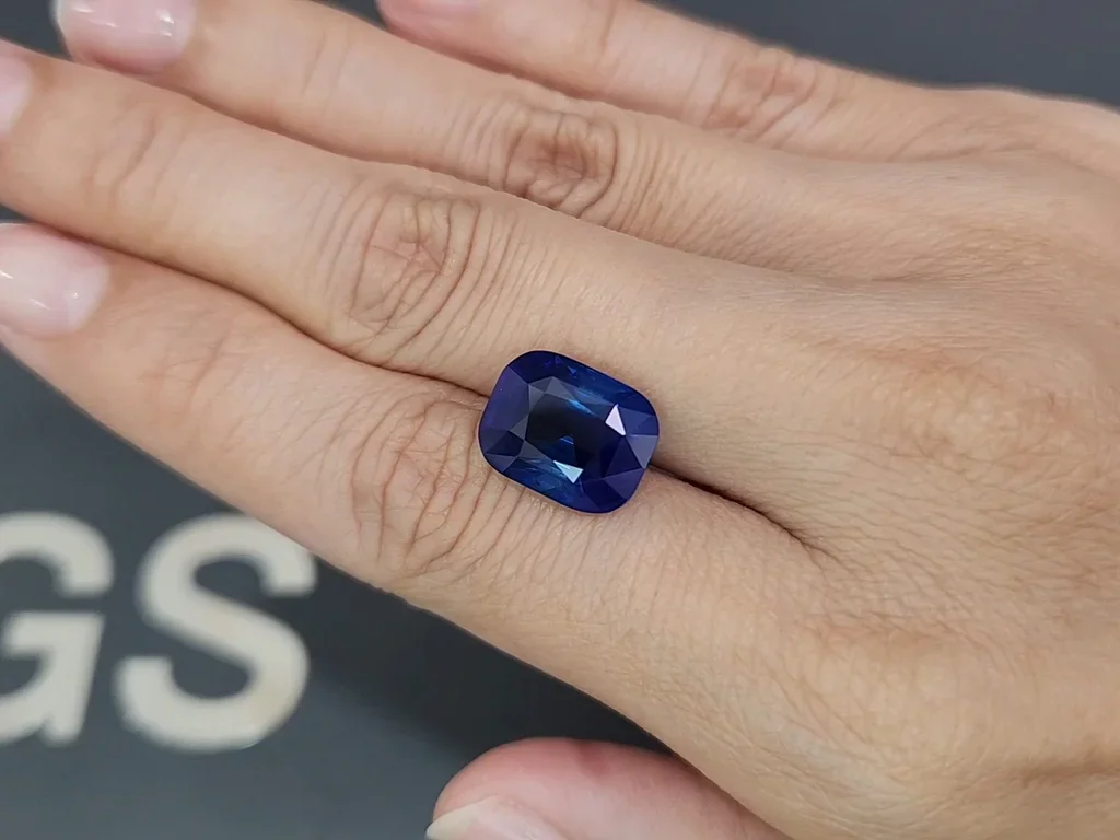Unheated top quality Royal Blue sapphire in cushion cut 9.15 carats, Sri Lanka Image №2