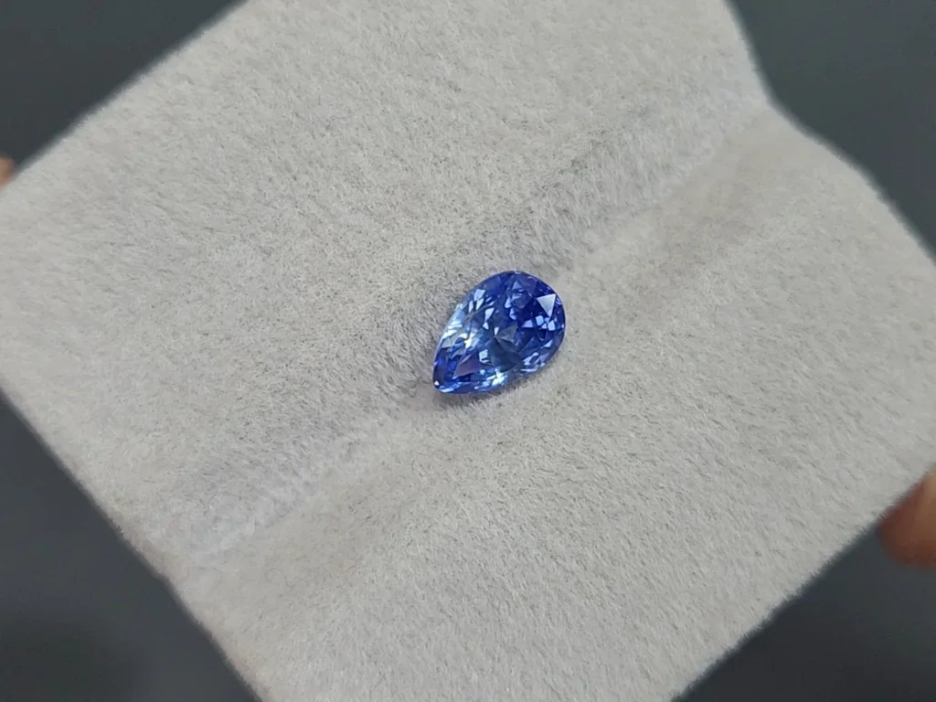 Unheated blue sapphire  pear cut 1.58 carats, Sri Lanka Image №4