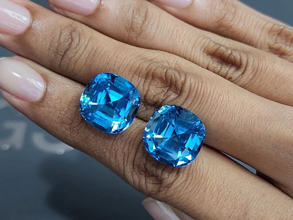 Pair of topaz Swiss Blue cushion cut 27.37carats, Brazil Image №2