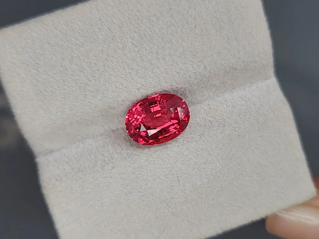 Red spinel Mahenge oval cut 3.16 carats, Tanzania Image №4