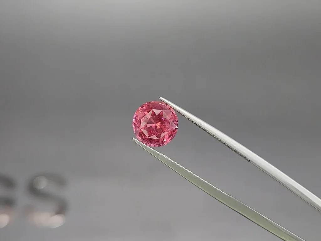 Spinel Mahenge round cut 3.00 carats, Tanzania Image №3