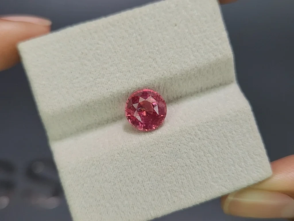Spinel Mahenge round cut 3.00 carats, Tanzania Image №4
