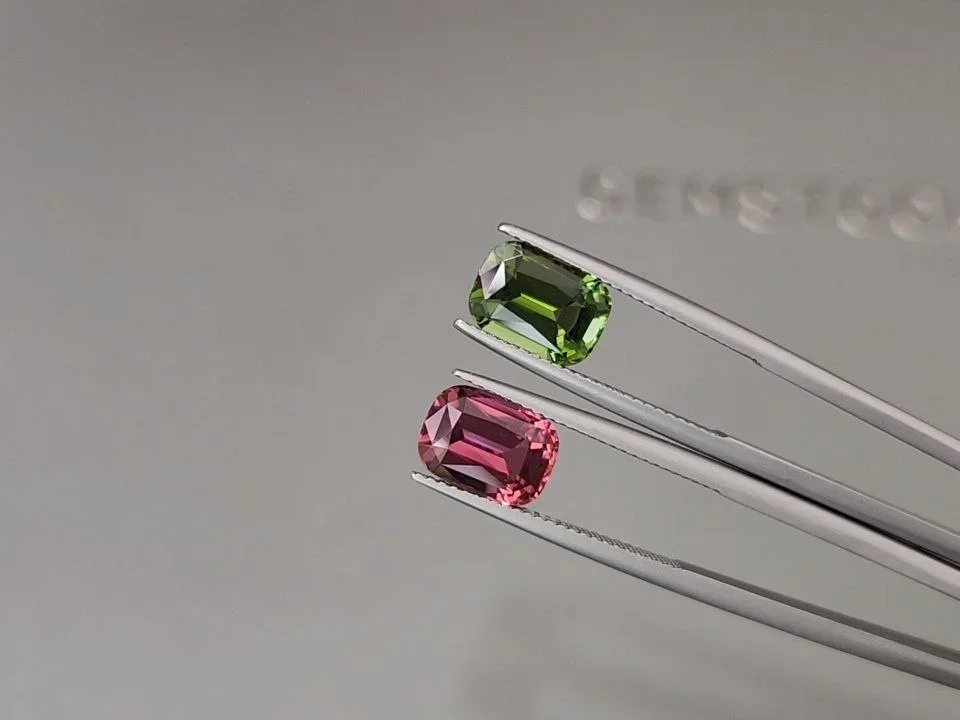 Contrasting pair of cushion-cut tourmalines 5.57 carats, Nigeria  Image №3