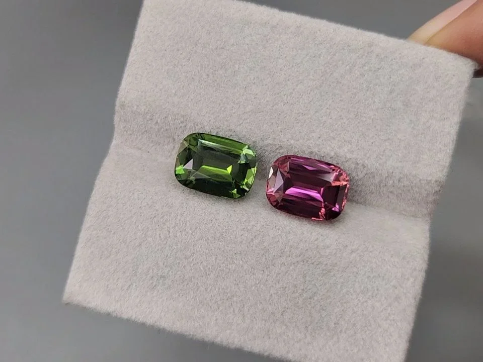Contrasting pair of cushion-cut tourmalines 5.57 carats, Nigeria  Image №4