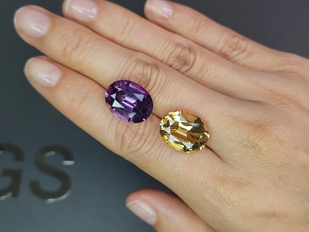 Contrasting pair of purple amethyst and yellow citrine in a precision cut oval 17.65 carats, Africa Image №2