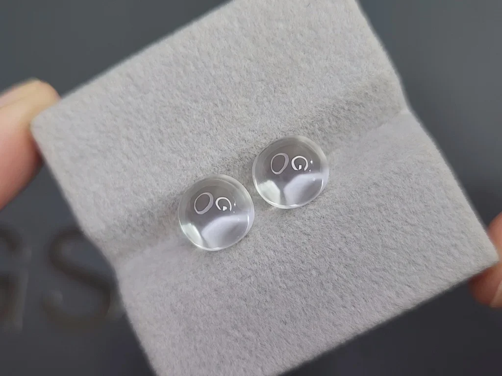 Pair of cabochon cut moonstones 5.84 carats, Burma Image №4