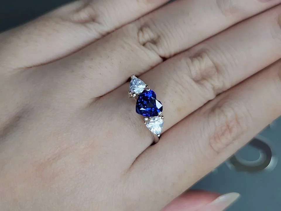 Royal Blue sapphire in heart shape 1.31 carats, Sri Lanka Image №5