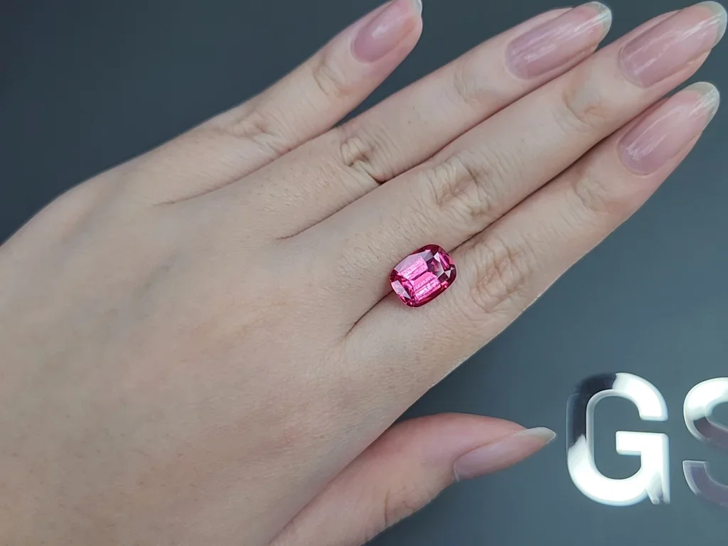 Vivid pink Mahenge spinel in cushion cut 4.04 carats, Tanzania  Image №2