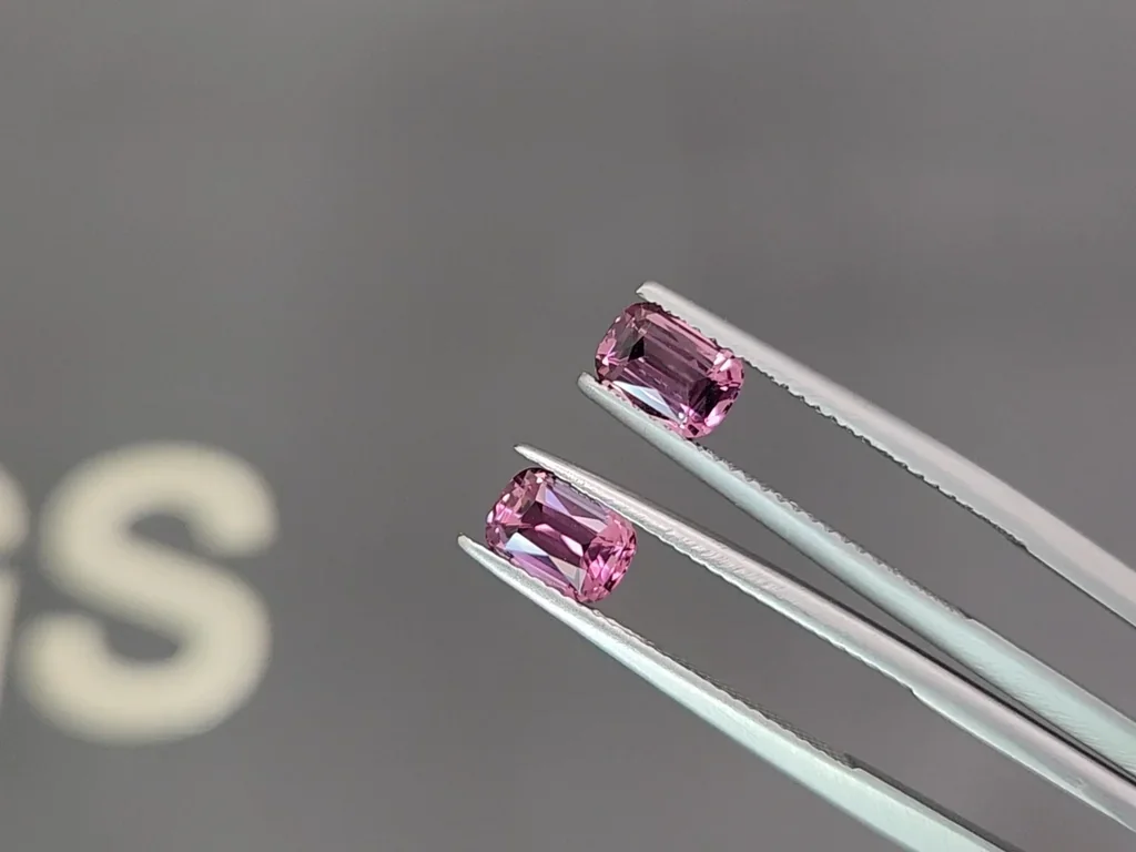 Pair of rhodolite garnets  cushion cut 2.25 carats, Tanzania Image №3