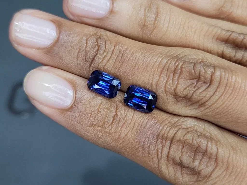 Pair of sapphires Royal Blue cushion cut 5.40 carats, Sri Lanka Image №2
