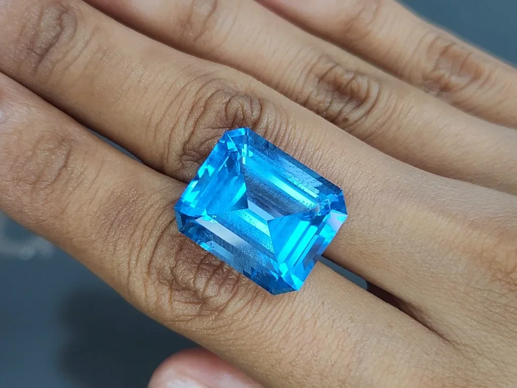 Large topaz Swiss Blue octagon cut 30.60 carats, Brazil Image №5