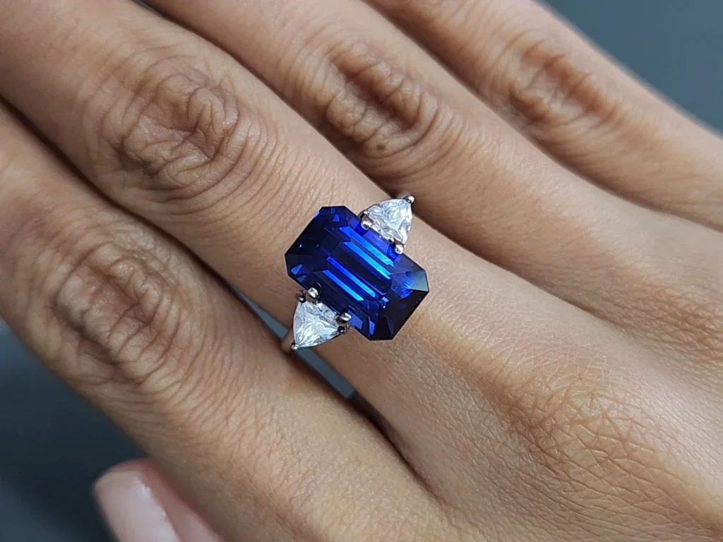 Sapphire Royal Blue octagon cut 6.05 carats, Sri Lanka  Image №5